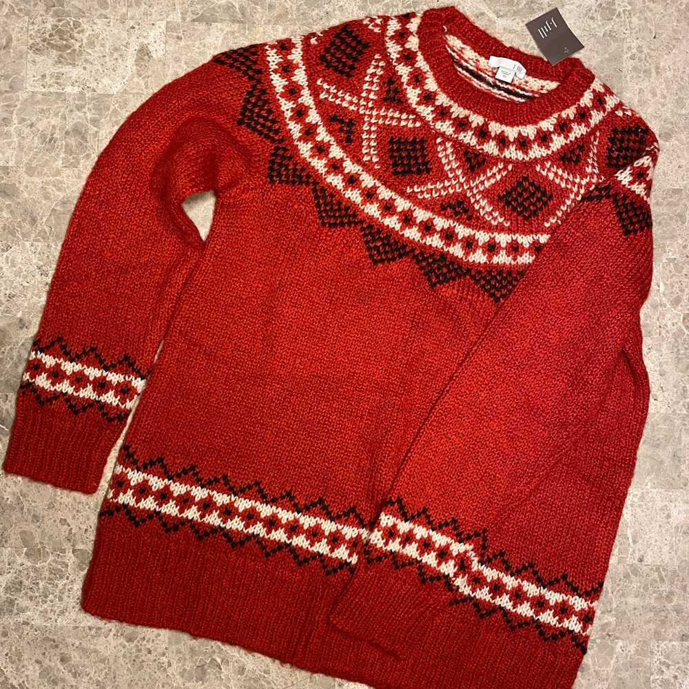 NWT Beautiful sweater!